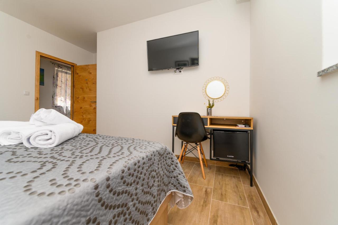 Rooms Forever Miholascica Bagian luar foto