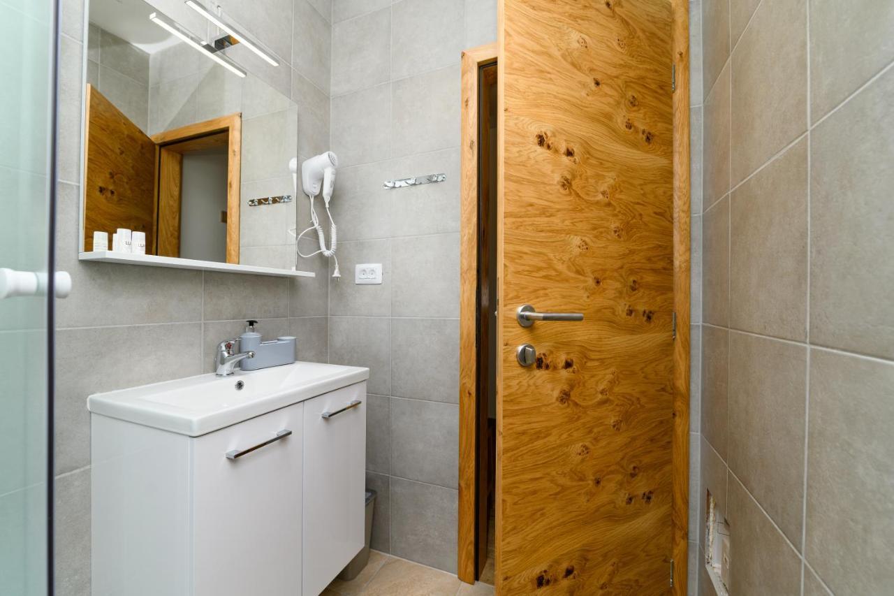 Rooms Forever Miholascica Bagian luar foto